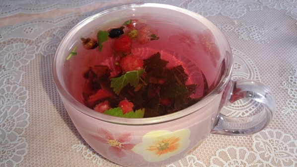 Самый настоящий чай, с малиной и смородиной!